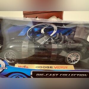 2003 Dodge Viper SRT-10 - Maisto Special Edition 1:18 scale die-cast model. New